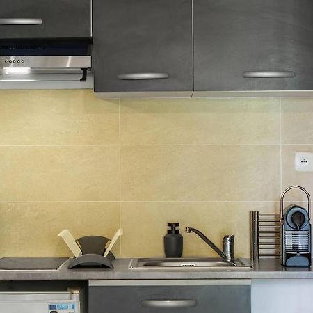 Le Saint-Gilles - Studio A St-Gilles-Les-Bains - Situe Dans Residence Privee Avec Piscine Екстериор снимка