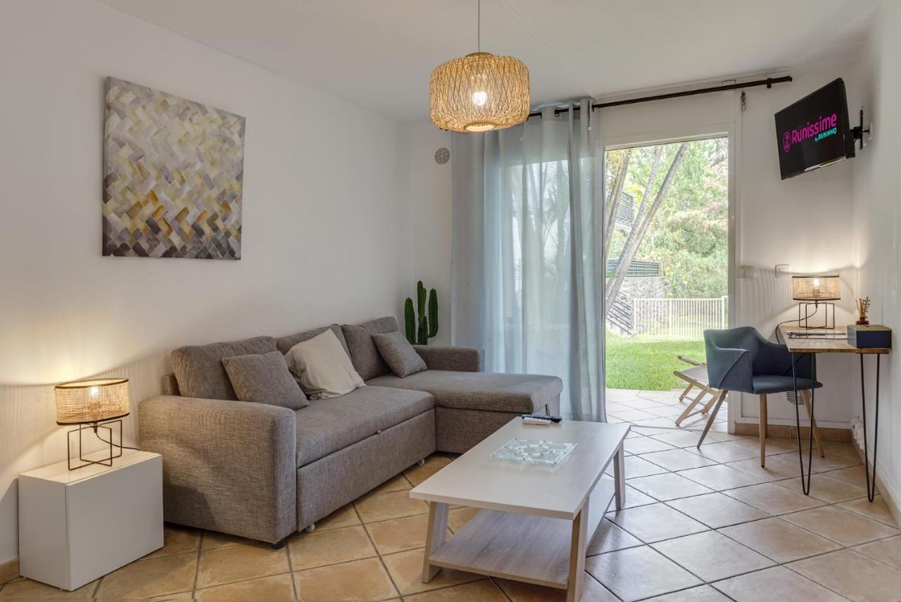 Le Saint-Gilles - Studio A St-Gilles-Les-Bains - Situe Dans Residence Privee Avec Piscine Екстериор снимка