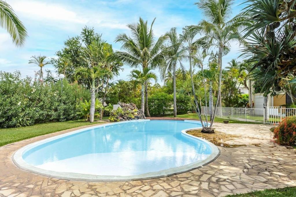 Le Saint-Gilles - Studio A St-Gilles-Les-Bains - Situe Dans Residence Privee Avec Piscine Екстериор снимка